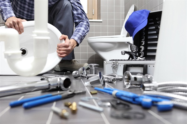 What Should You Do During a Plumbing Emergency at Home?